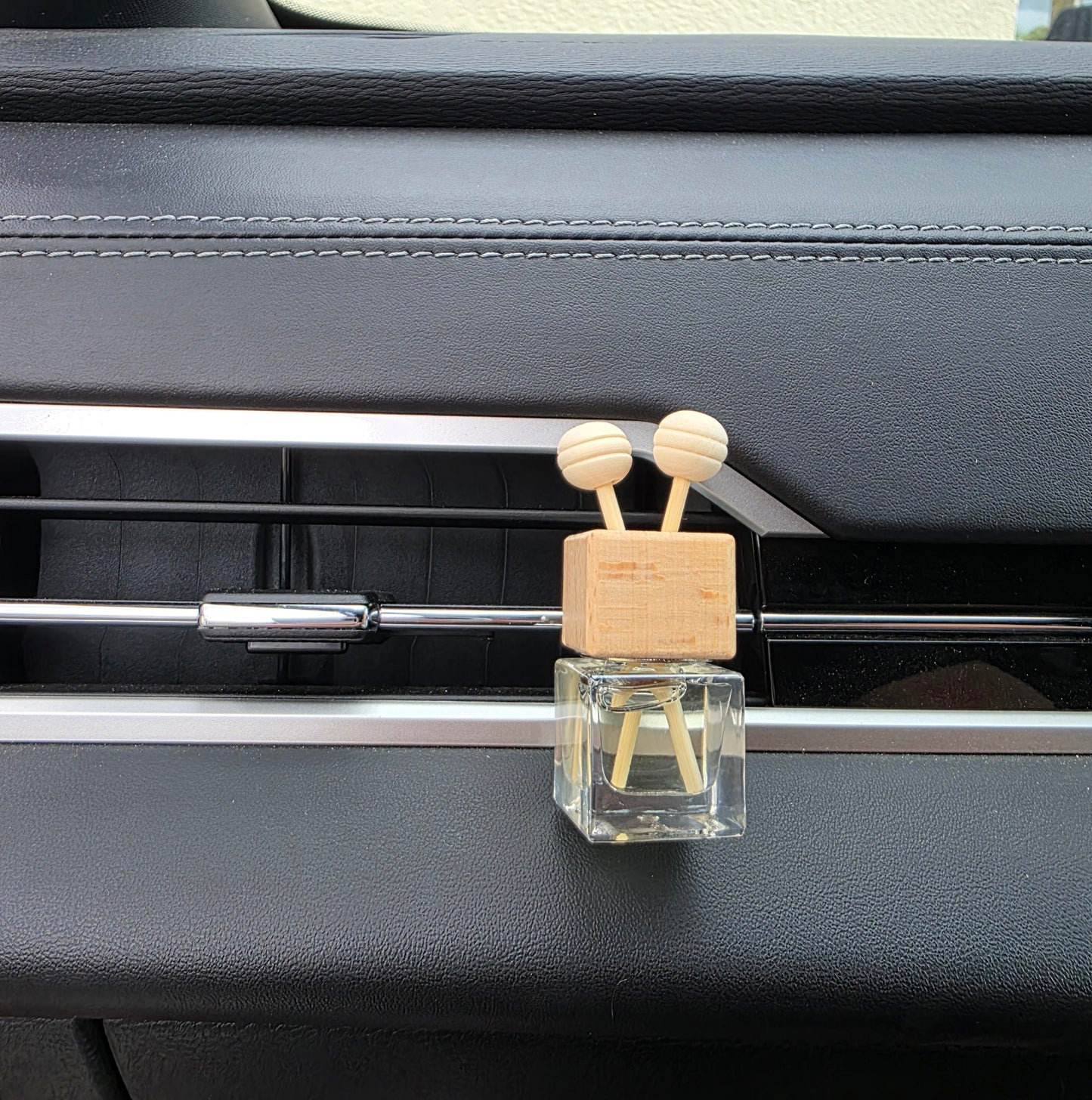 Car Diffuser - Vent Clip